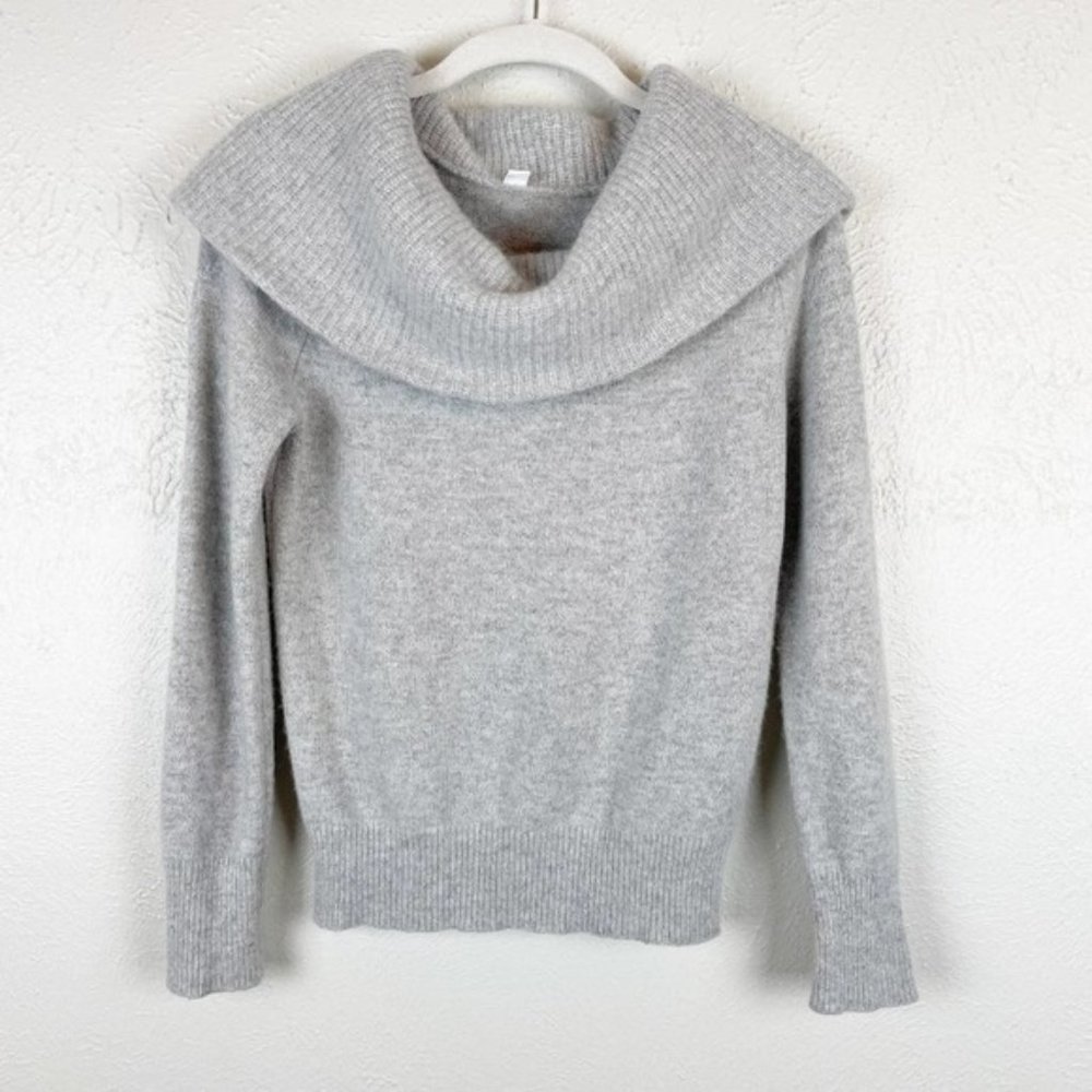 Uniqlo Lambswool Cowlneck Sweater Medium